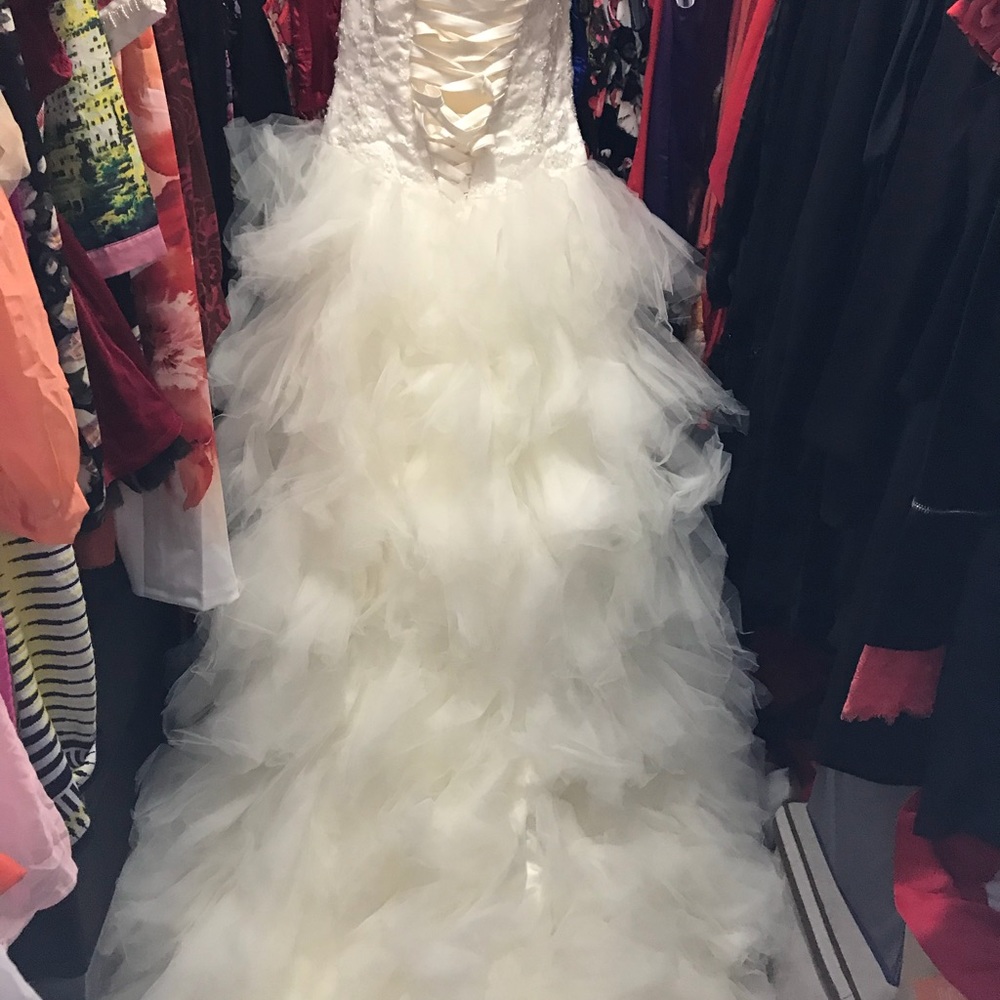 Brand NEW wedding dress/gown with corset/Veil set - Picture 3 of 7